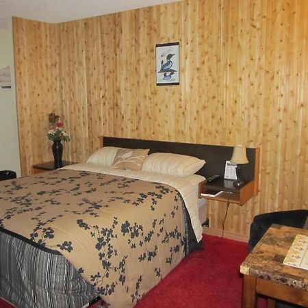 Hide Away Inn Dryden Buitenkant foto