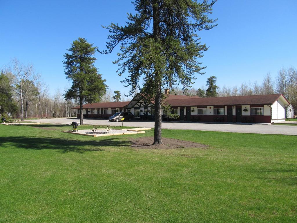 Hide Away Inn Dryden Buitenkant foto